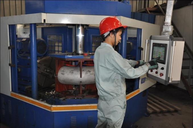 180度不銹鋼彎頭生產(chǎn)設(shè)備